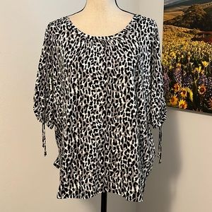 NWT Michael Michael KORS Tee